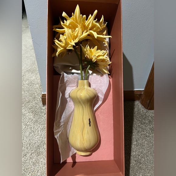 Cult Gaia Dee Dee Clutch - Picture 3 of 13